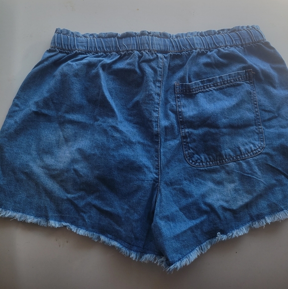 Shorts - Picture 3 of 3